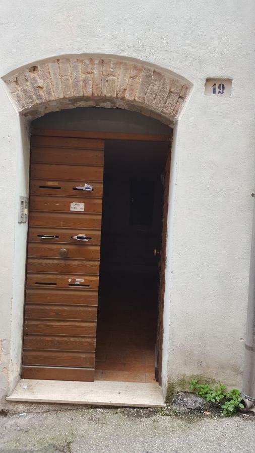 Via Della Posterna Daire Spoleto Dış mekan fotoğraf