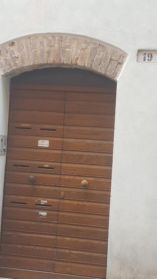 Via Della Posterna Daire Spoleto Dış mekan fotoğraf
